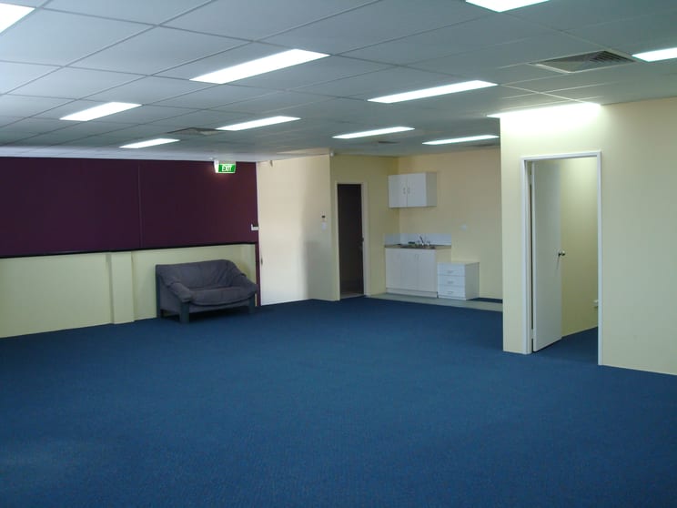 Click to view all images 3/2 Mulgul Road Malaga WA 6090 - Image 3