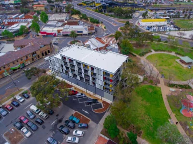Click to view all images 117 Durham Road Sunshine VIC 3020 - Image 3