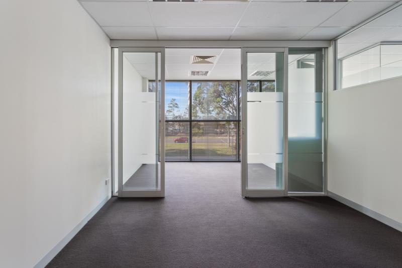 Click to view all images 5/2 Compark Circuit Mulgrave VIC 3170 - Image 3