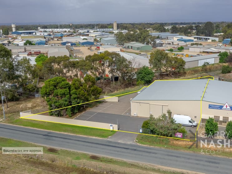 Click to view all images 60 Sandford Road Wangaratta VIC 3677 - Image 2