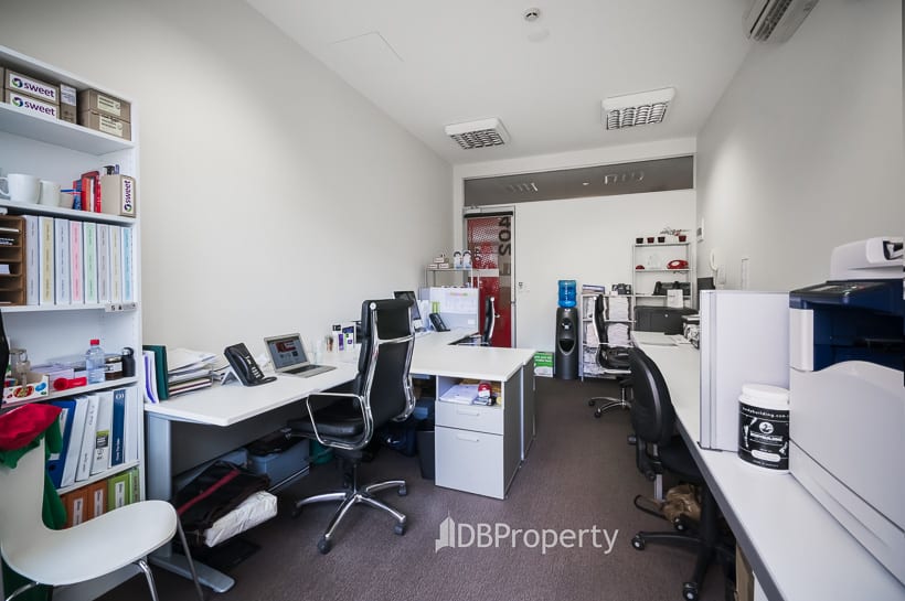 Click to view all images 402/55 Holt Street Surry Hills NSW 2010 - Image 2