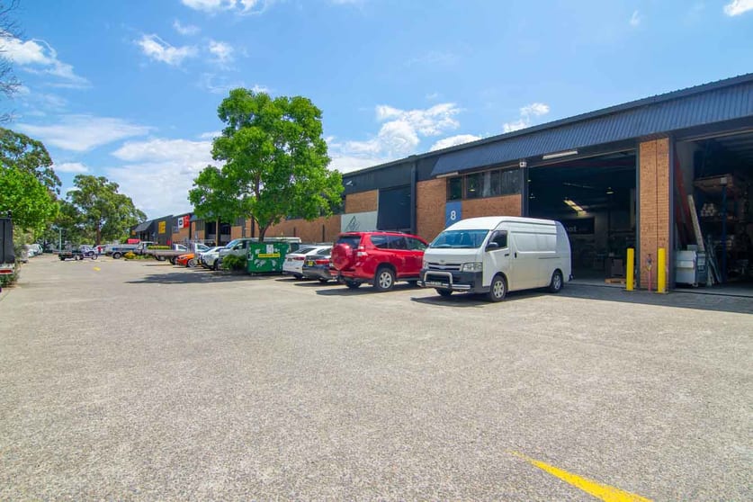Click to view all images 8/8 Gladstone Road Castle Hill NSW 2154 - Image 1