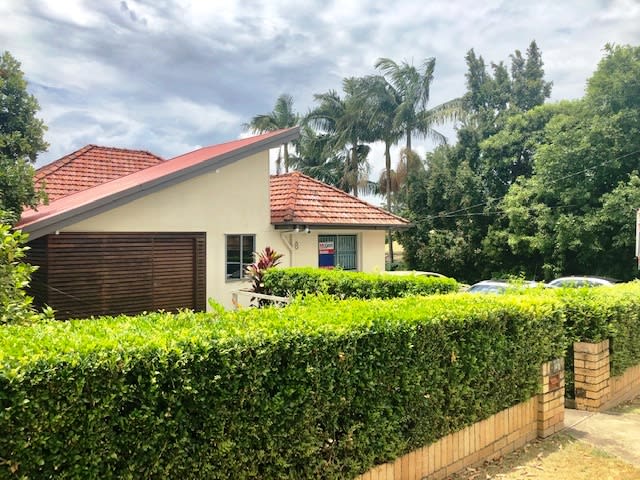 Click to view all images 8 Barter Avenue Holland Park QLD 4121 - Image 3