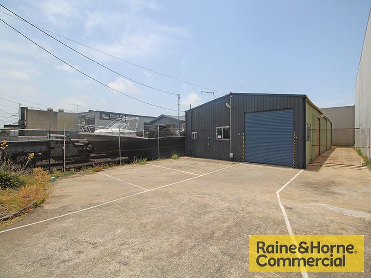Click to view all images 15 Filmer Street Clontarf QLD 4019 - Image 1