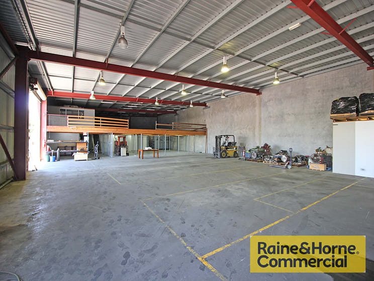 Click to view all images Sandgate QLD 4017 - Image 2