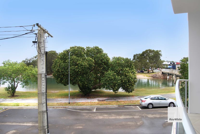 Click to view all images 5/79 Brisbane Road Mooloolaba QLD 4557 - Image 3