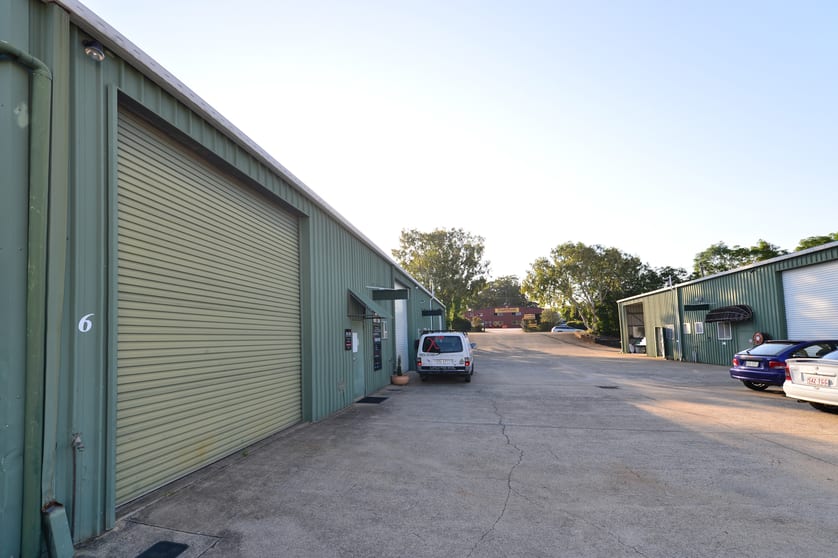 Click to view all images Unit 6/31 Rene Street Noosaville QLD 4566 - Image 2