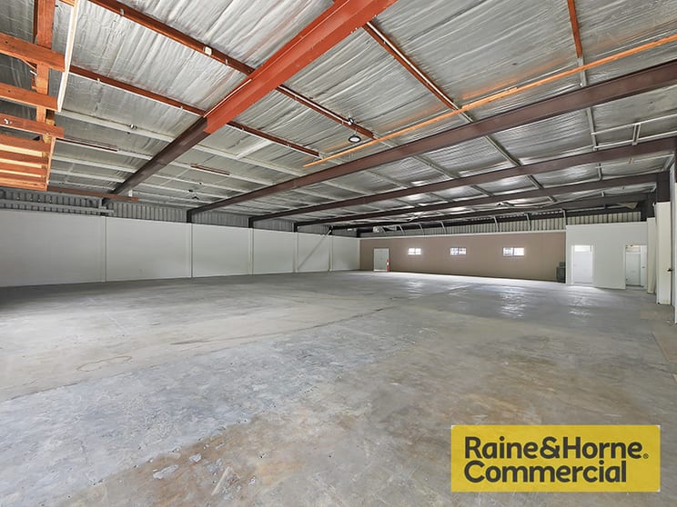 Click to view all images Kedron QLD 4031 - Image 2