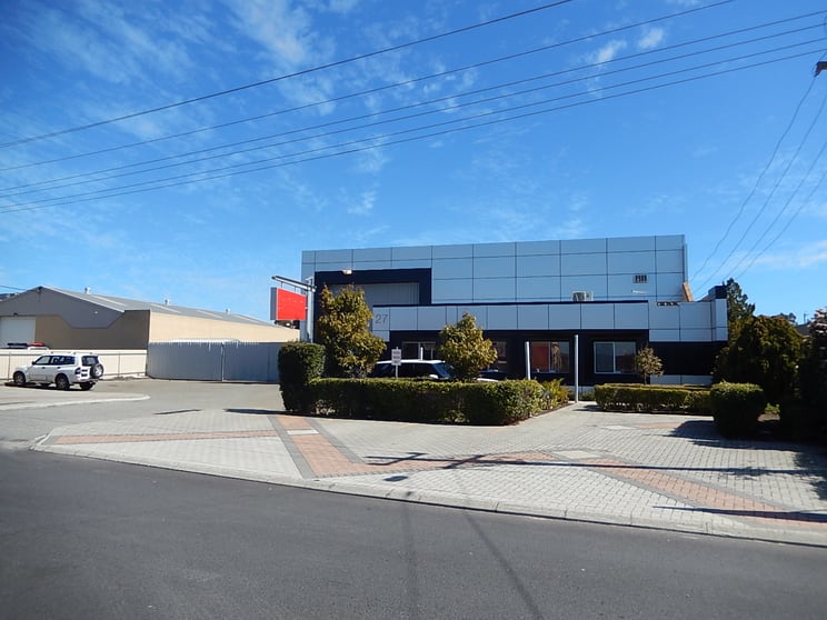 Click to view all images 27 Crocker Drive Malaga WA 6090 - Image 2