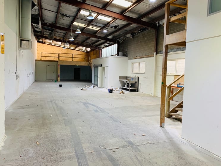 Click to view all images 18B Treforest Drive Clayton VIC 3168 - Image 3