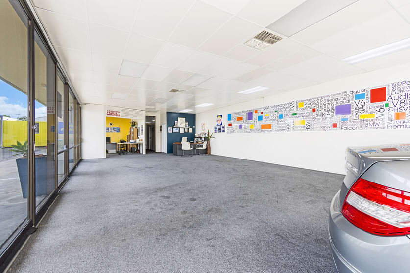 Click to view all images 374 North East Road Windsor Gardens SA 5087 - Image 3