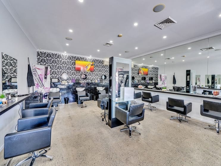 Click to view all images Shop 8 & 9/5-7 Tallebudgera Creek Road Burleigh Heads QLD 4220 - Image 1