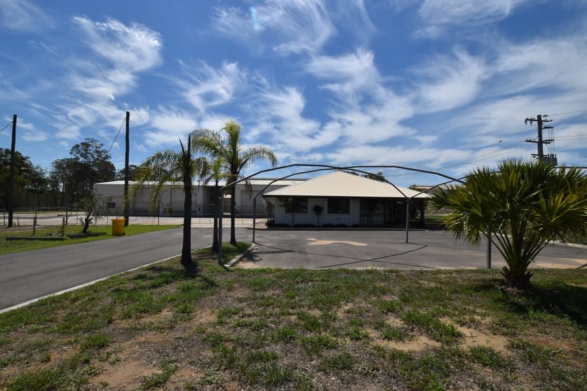 Click to view all images 16 Dennis Street Boyne Island QLD 4680 - Image 3
