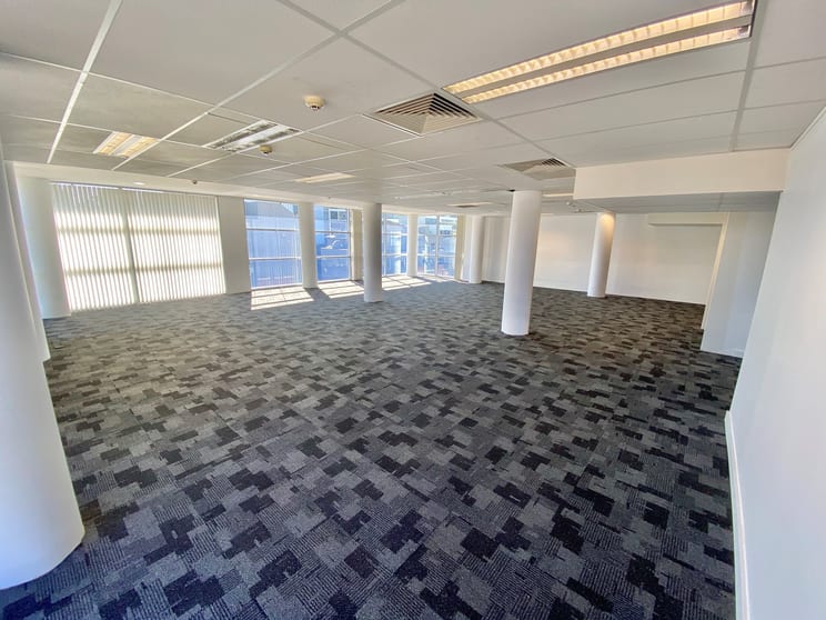 Click to view all images 403/7 Oaks Avenue Dee Why NSW 2099 - Image 1
