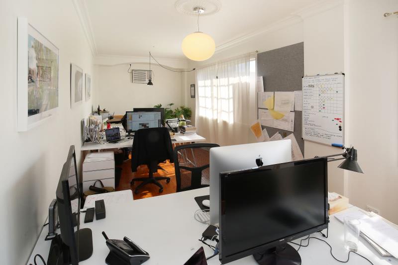 Click to view all images 4/127 Greville Street Prahran VIC 3181 - Image 3