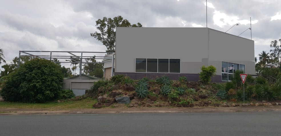 Click to view all images 2 Commerce Close Cannonvale QLD 4802 - Image 2