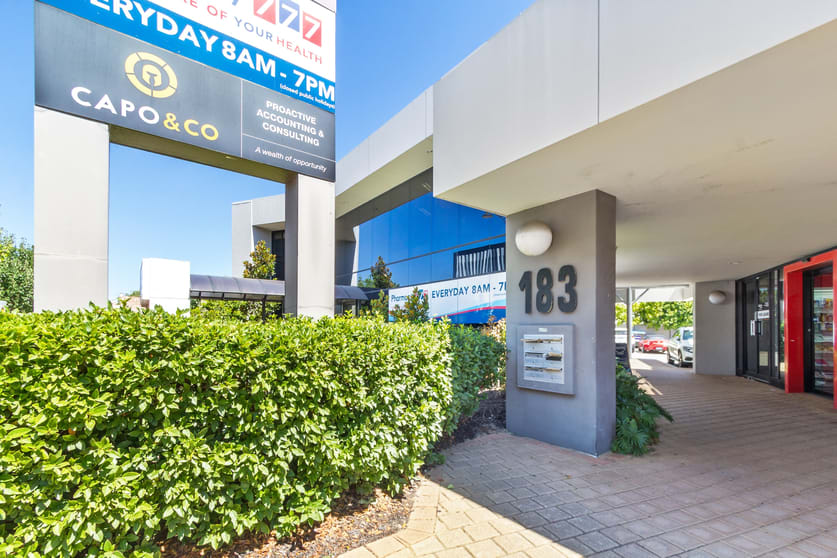 Click to view all images 2/183 Scarborough Bch Road Mount Hawthorn WA 6016 - Image 1
