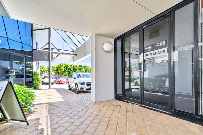 Click to view all images 2/183 Scarborough Bch Road Mount Hawthorn WA 6016 - Image 2