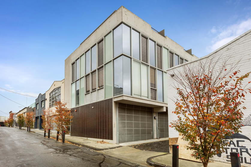 Click to view all images 3/2 Yarra Street South Melbourne VIC 3205 - Image 1
