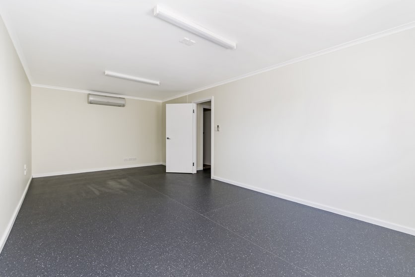 Click to view all images 1/5 Barrpowell Street Welland SA 5007 - Image 3