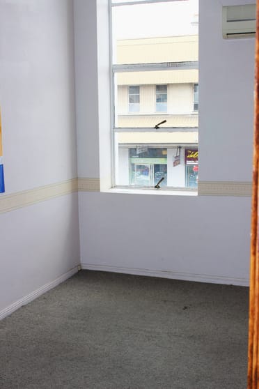 Click to view all images FF Suite 5/5/217 Margaret Street Toowoomba QLD 4350 - Image 2