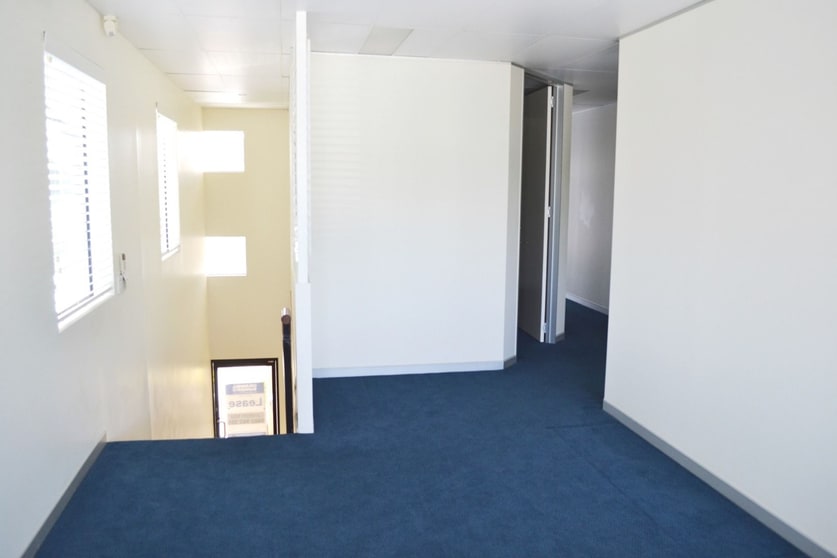 Click to view all images 3B/3352 Pacific Highway Springwood QLD 4127 - Image 1