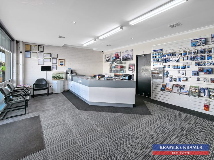 Click to view all images 8/211 Bannister rd Canning Vale WA 6155 - Image 1