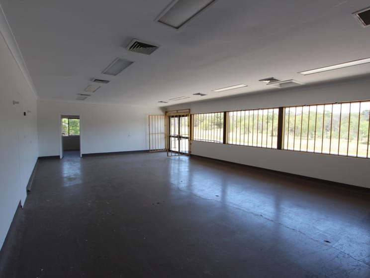 Click to view all images 72 Cessnock Road Neath NSW 2326 - Image 2