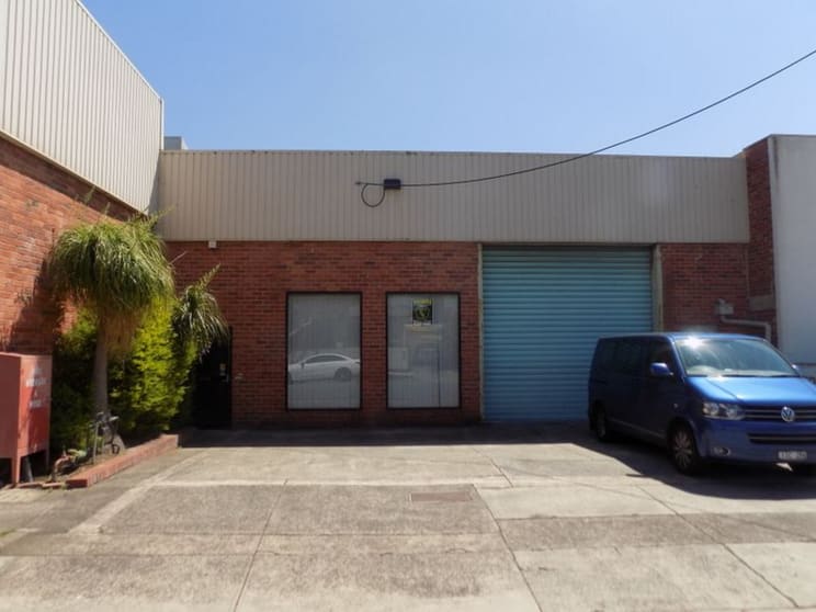 Click to view all images 10 Chingford Street Fairfield VIC 3078 - Image 1