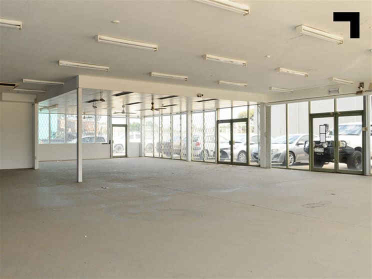 Click to view all images 3/35 Melton Highway Taylors Lakes VIC 3038 - Image 2