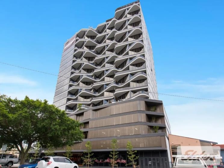 Click to view all images Shop/64 Logan Road Woolloongabba QLD 4102 - Image 1