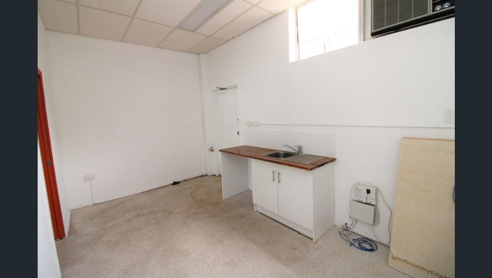 Click to view all images Suite 2/210 Margaret Street (Located in Duggan Street) Toowoomba City QLD 4350 - Image 2