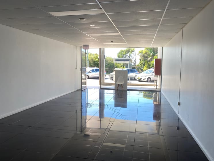 Click to view all images 1/6-10 Market Street Fingal Bay NSW 2315 - Image 3