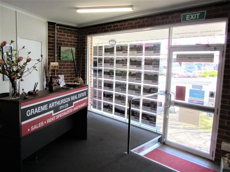 Click to view all images 139 Princes Way Drouin VIC 3818 - Image 3