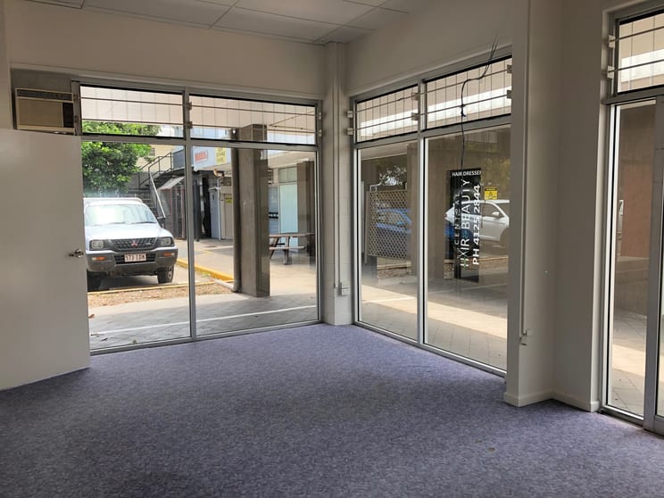 1/414 Esplanade Torquay QLD 4655 - Image 2