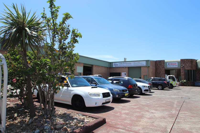 Click to view all images 2/7 Ralph Black Drive North Wollongong NSW 2500 - Image 1