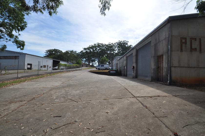 Click to view all images Unit 2/16 Newcastle Drive Toormina NSW 2452 - Image 3