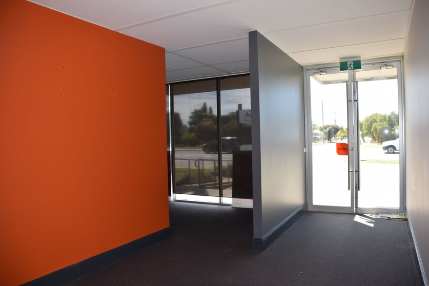 Click to view all images 630A Wyndham St Shepparton VIC 3630 - Image 3