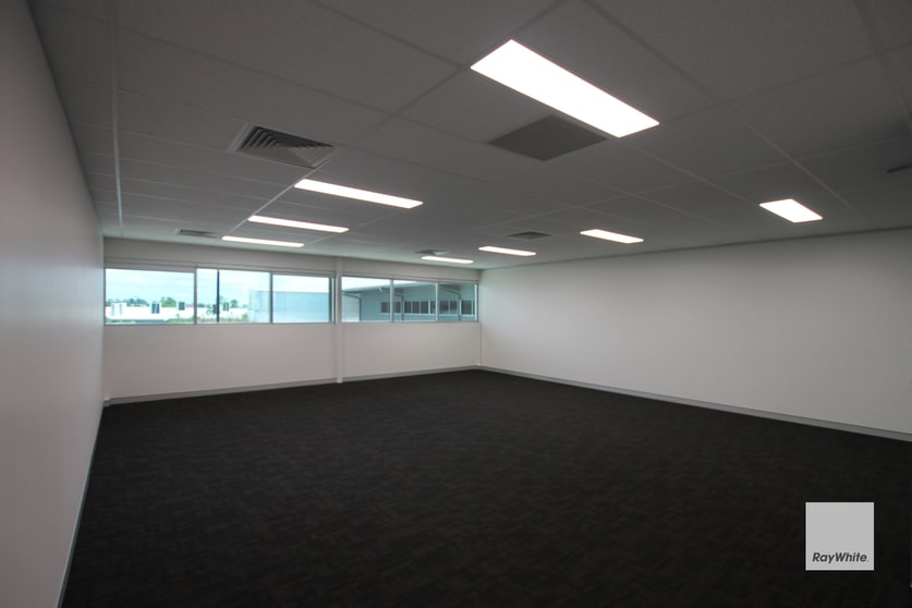 Click to view all images 2/5-7 Discovery Drive North Lakes QLD 4509 - Image 1