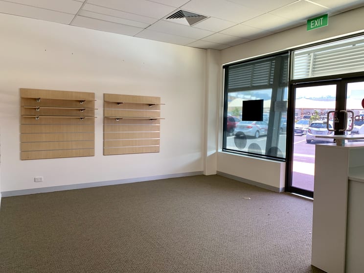 Click to view all images 19/228-230 Shute Harbour Road Cannonvale QLD 4802 - Image 1