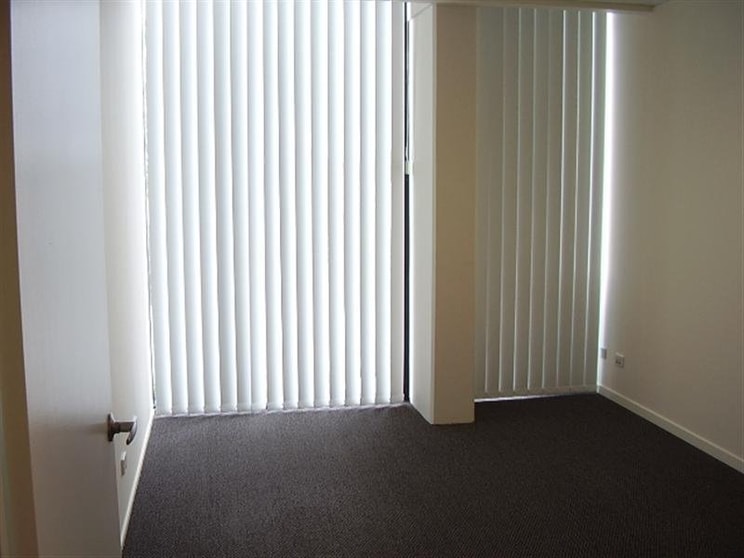 Click to view all images Suite 10/10 Burnside Road Ormeau QLD 4208 - Image 2