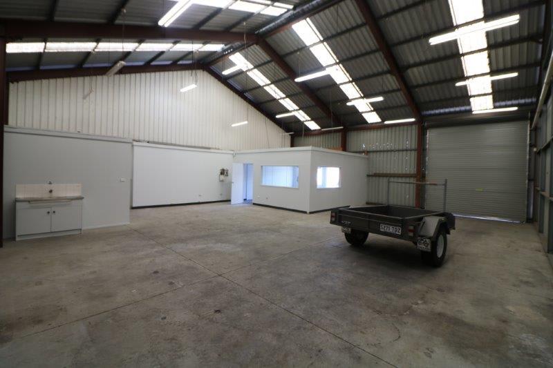 Click to view all images Unit 4/21-23 Naweena Road Regency Park SA 5010 - Image 3