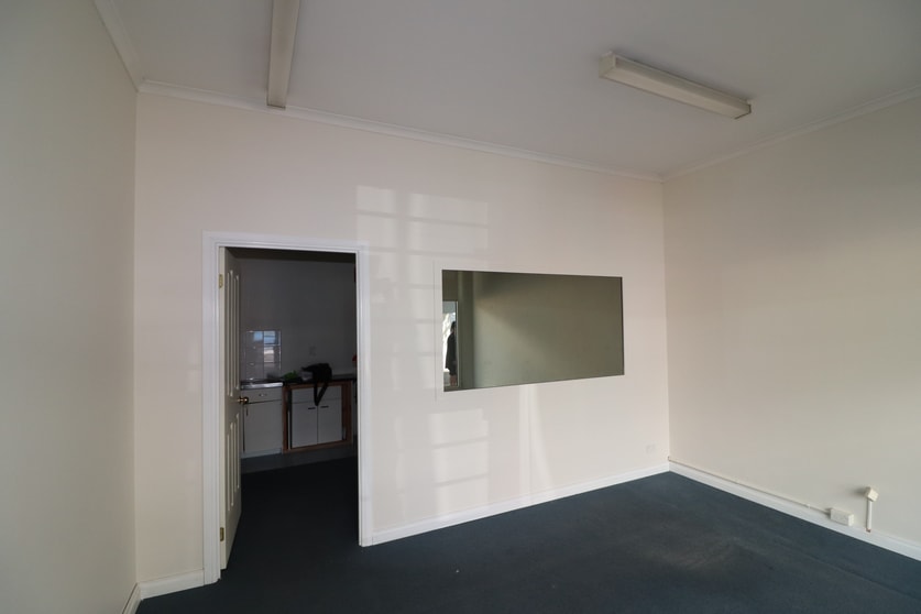 Click to view all images 3 Park Lane Frankston VIC 3199 - Image 3