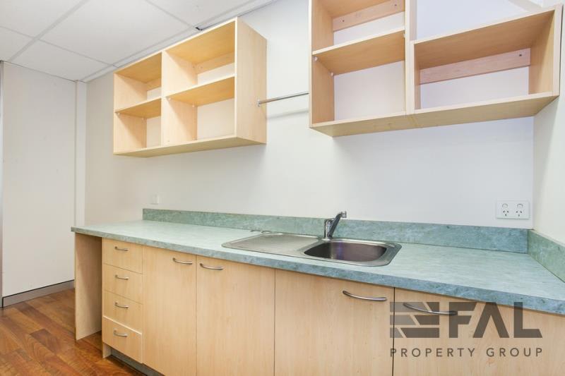 Click to view all images Suite 4/92 Lincoln Street Oxley QLD 4075 - Image 3
