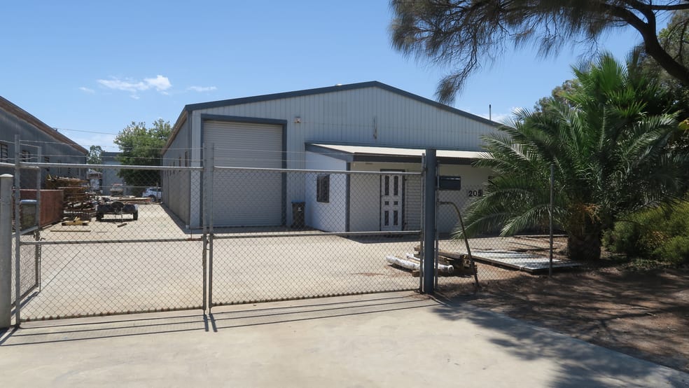 Click to view all images 205 South Terrace Wingfield SA 5013 - Image 1