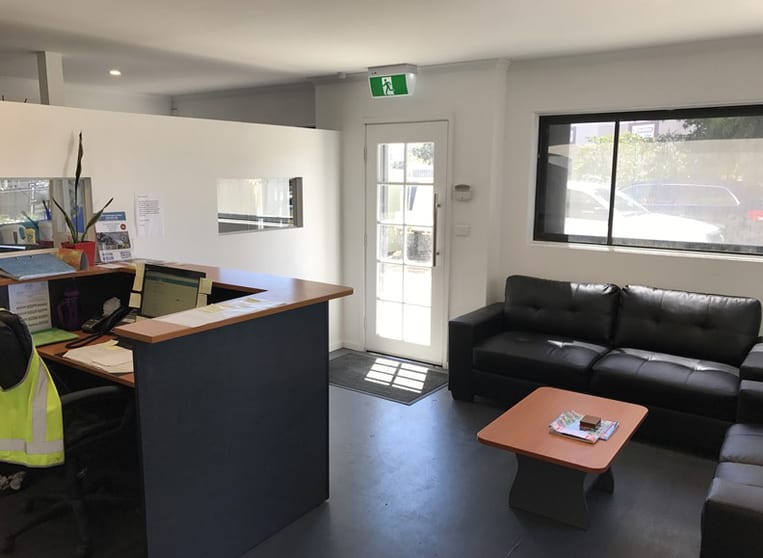 Click to view all images 1/37 Frankston Gardens Drive Carrum Downs VIC 3201 - Image 3
