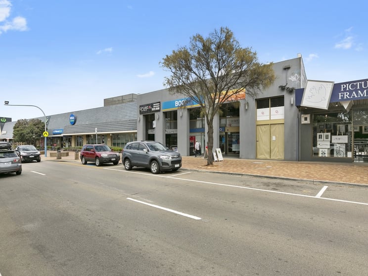 Click to view all images 2/211 Main Street Mornington VIC 3931 - Image 2