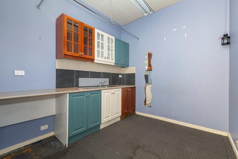 Click to view all images 3 Lawrence Street Blackburn VIC 3130 - Image 3