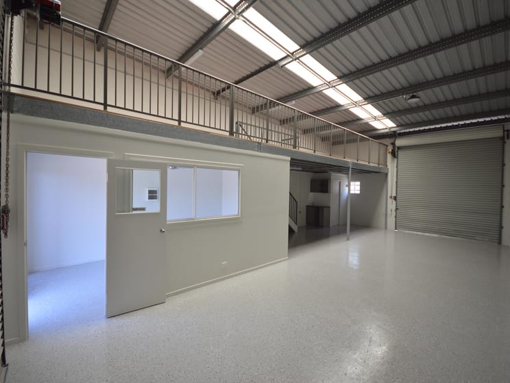 Click to view all images Currumbin Waters QLD 4223 - Image 2