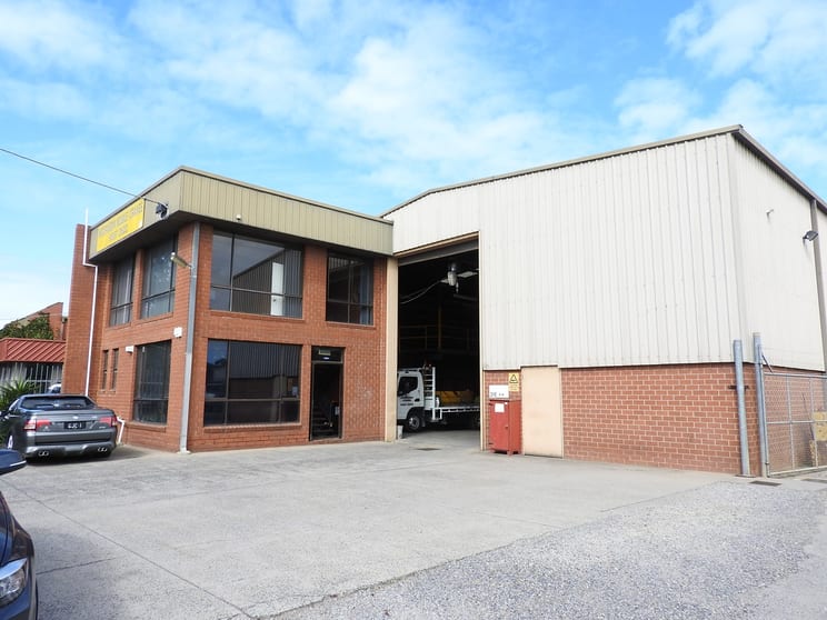 Click to view all images 40-42 Macbeth Street Braeside VIC 3195 - Image 2